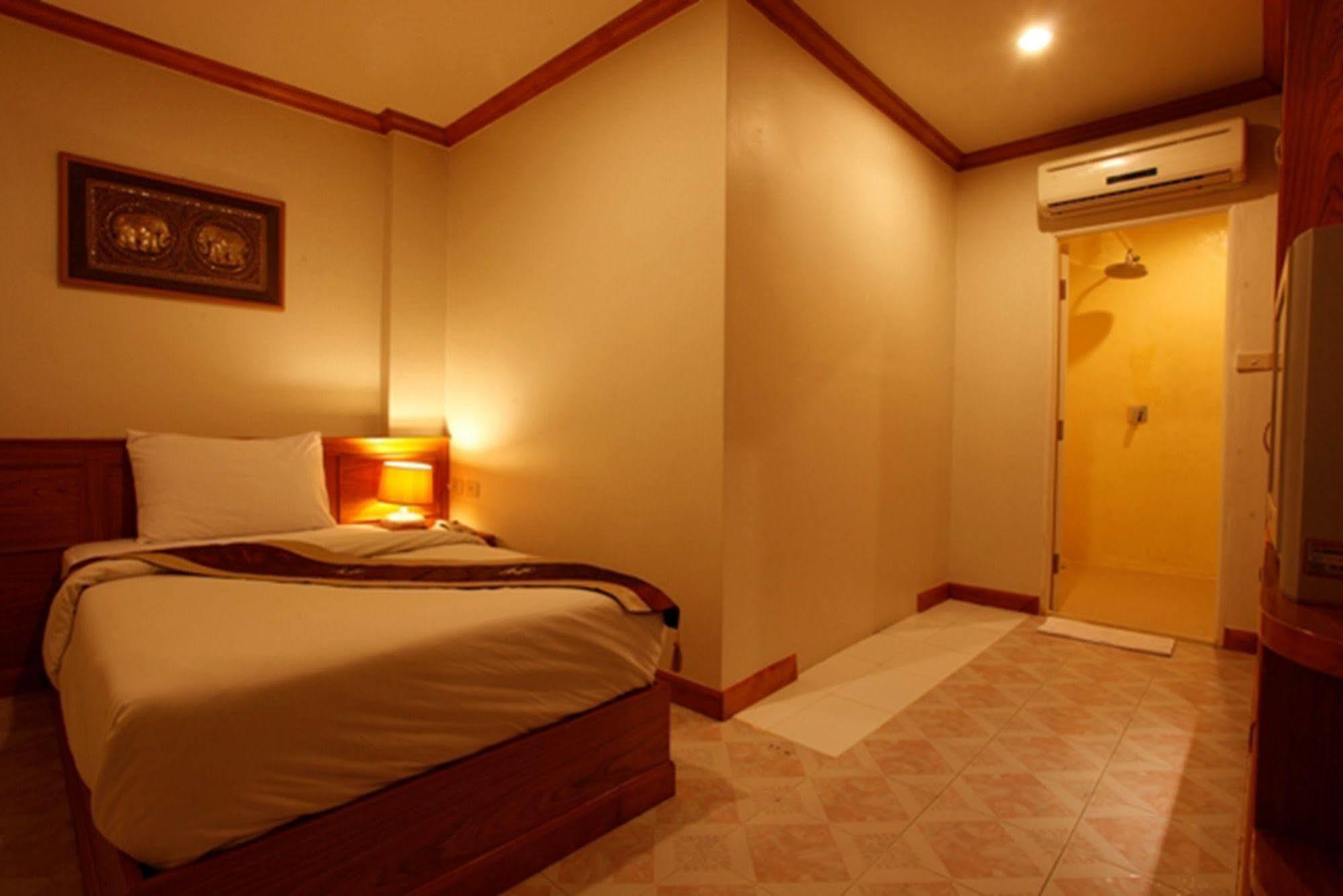 Casa Jip Guesthouse Patong Экстерьер фото